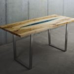 Stół z błękitnym szkłem_Malita Just Wood