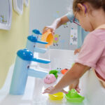 Geberit Bambini play and washspace with children playing (2)