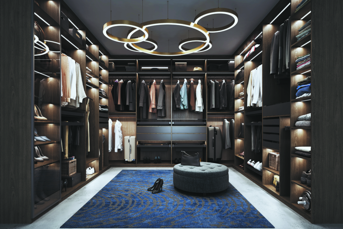 KOMANDOR_2017_scena_garderoba_View01_P